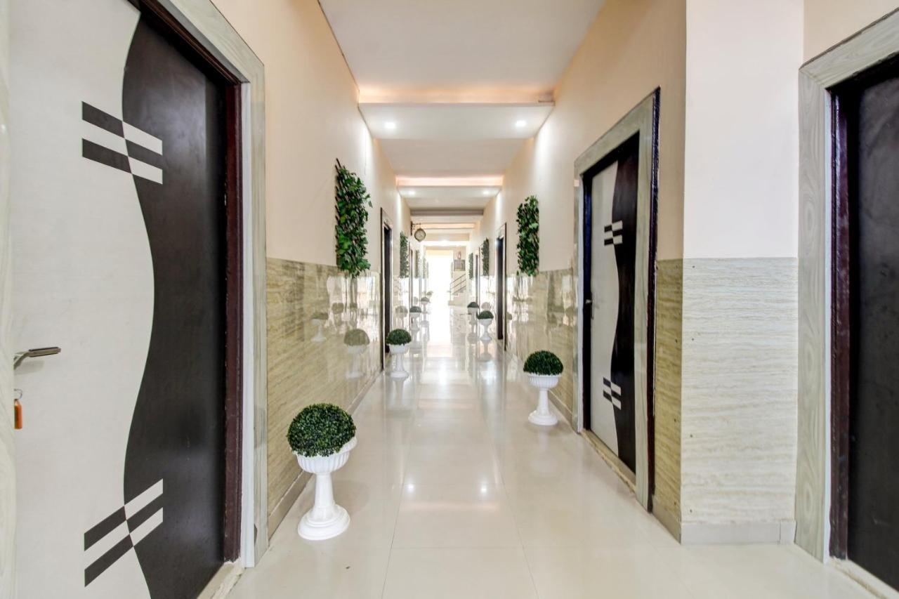 Elegance Resort Матхура Экстерьер фото