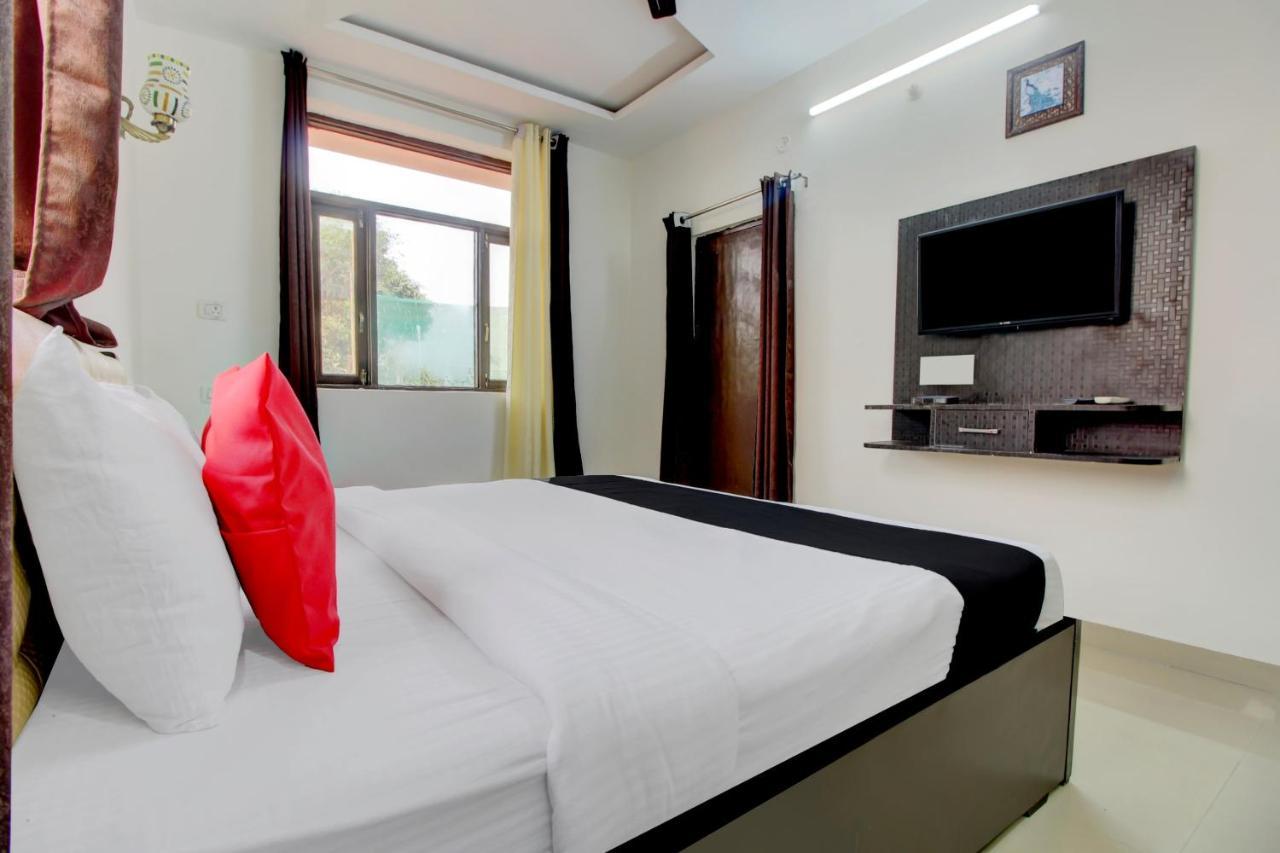 Elegance Resort Матхура Экстерьер фото
